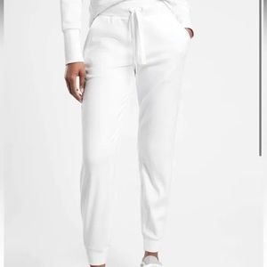 Athleta Triumph Jogger White